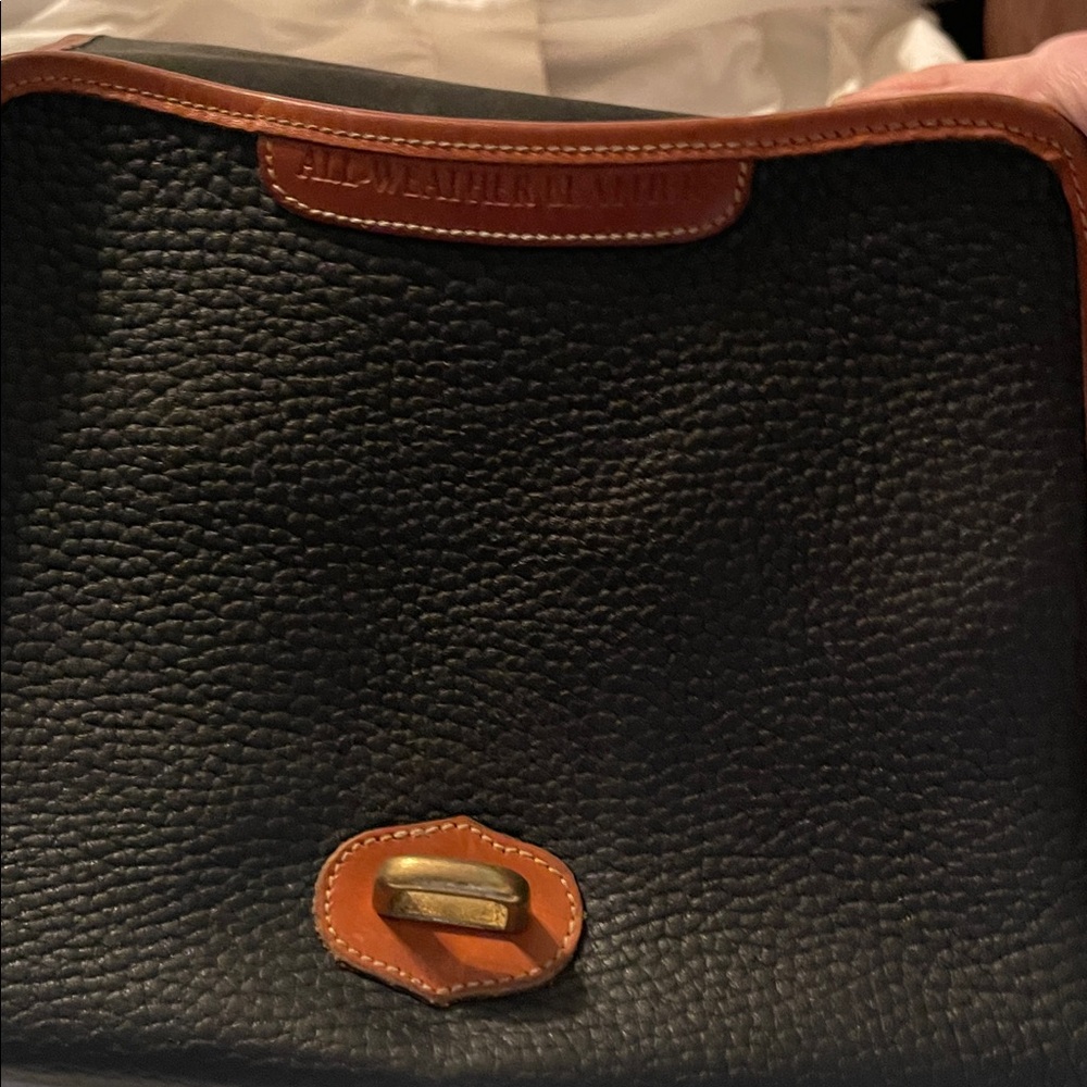 Vintage Dooney & Bourke Black and Tan All-Weather Leather Shoulder Bag - Picture 6 of 16